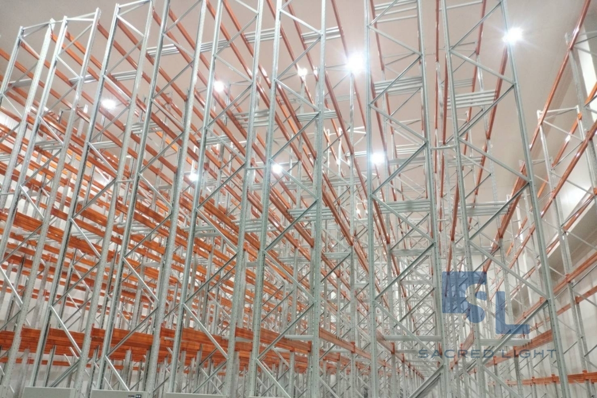 ผลงานการติดตั้งโคมไฟไฮเบย์ LED โรงงานให้บริการห้องเย็น บางเสาธง @สมุทรปราการ