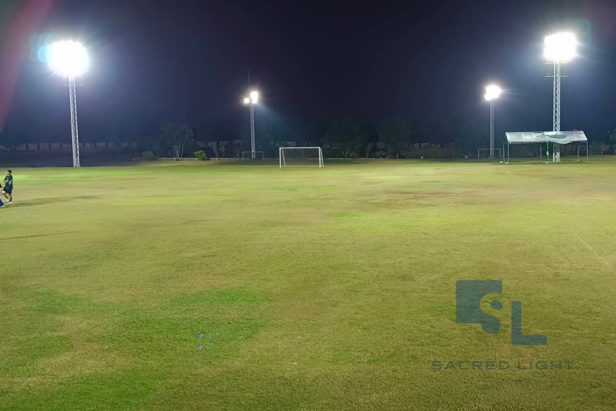 ผลงานการติดตั้งโคมไฟฟลัดไลท์ LED สนามกีฬารักบี้ โรงเรียนนานาชาติ @ชลบุรี