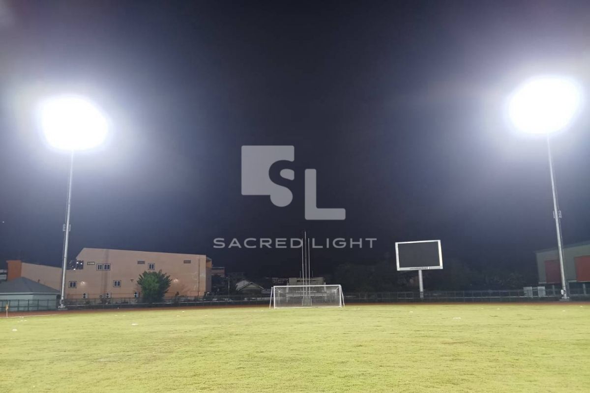 ผลงานติดตั้งโคมไฟสนามกีฬา LED X2-Series 1200W เสา High Mast สูง 30 เมตร สนามกีฬาเทศบาลนราธิวาส
