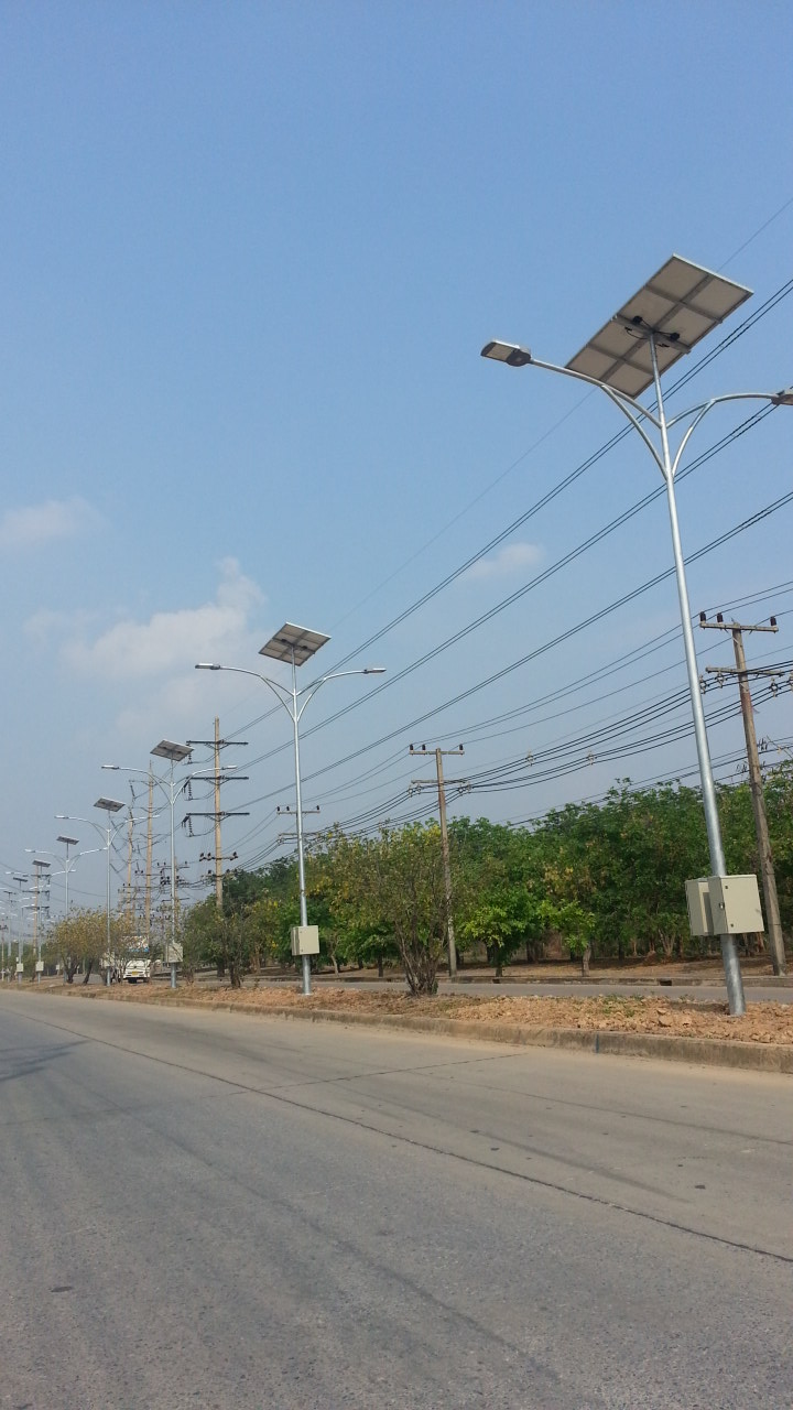 ผลงานการติดตั้งโคมไฟถนน LED ระบบโซล่าเซลล์ (SOLAR LED STREET LIGHT)