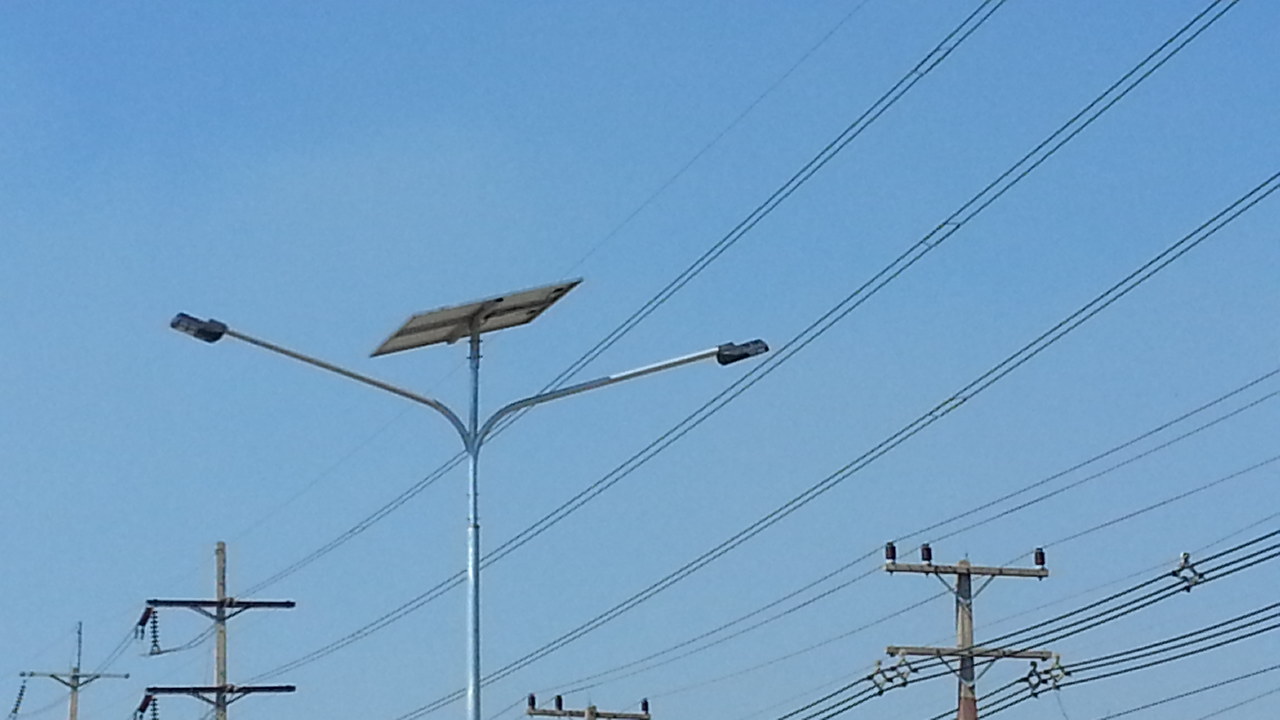 ผลงานการติดตั้งโคมไฟถนน LED ระบบโซล่าเซลล์ (SOLAR LED STREET LIGHT)