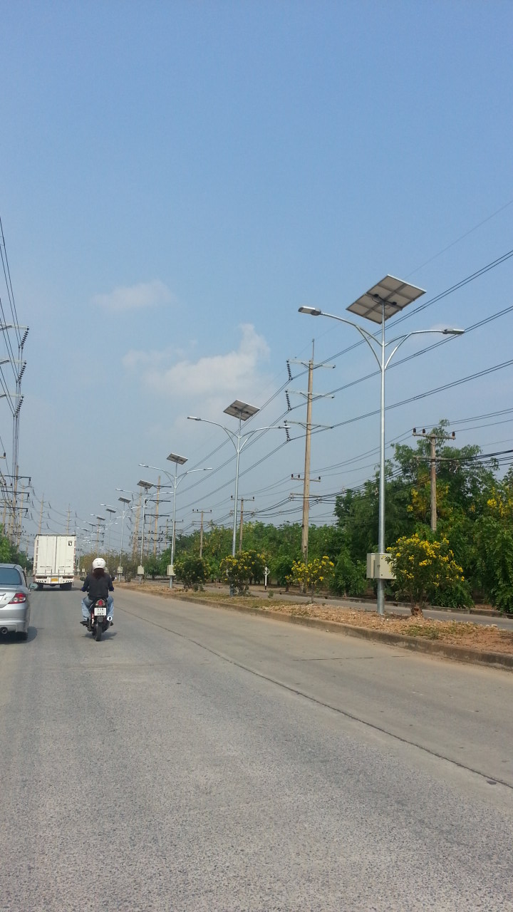 ผลงานการติดตั้งโคมไฟถนน LED ระบบโซล่าเซลล์ (SOLAR LED STREET LIGHT)