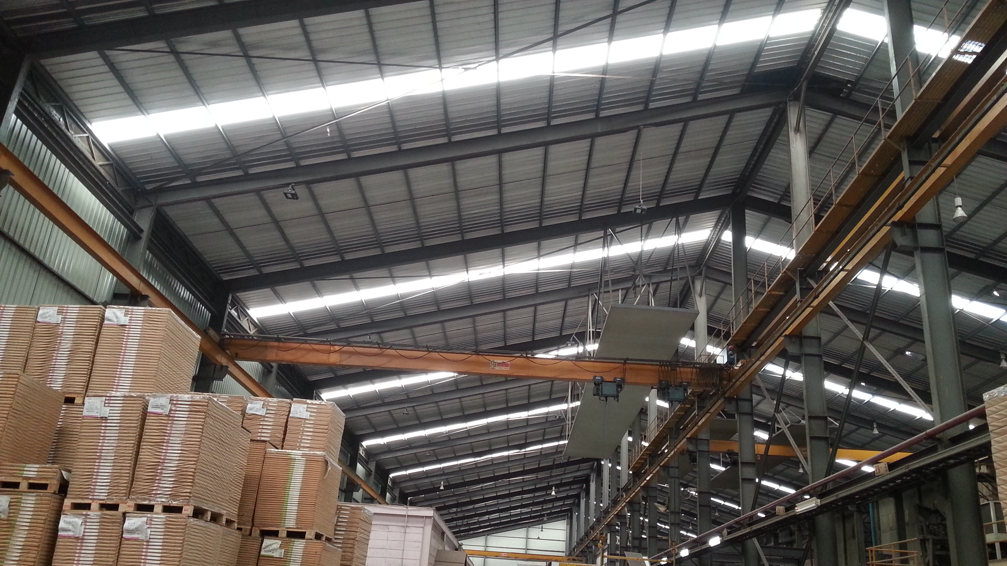 ผลงานการติดตั้งโคมไฮเบย์ LED (LED HIGH BAY) @บริษัทผู้กระดาษ ในจังหวัดราชบุรี