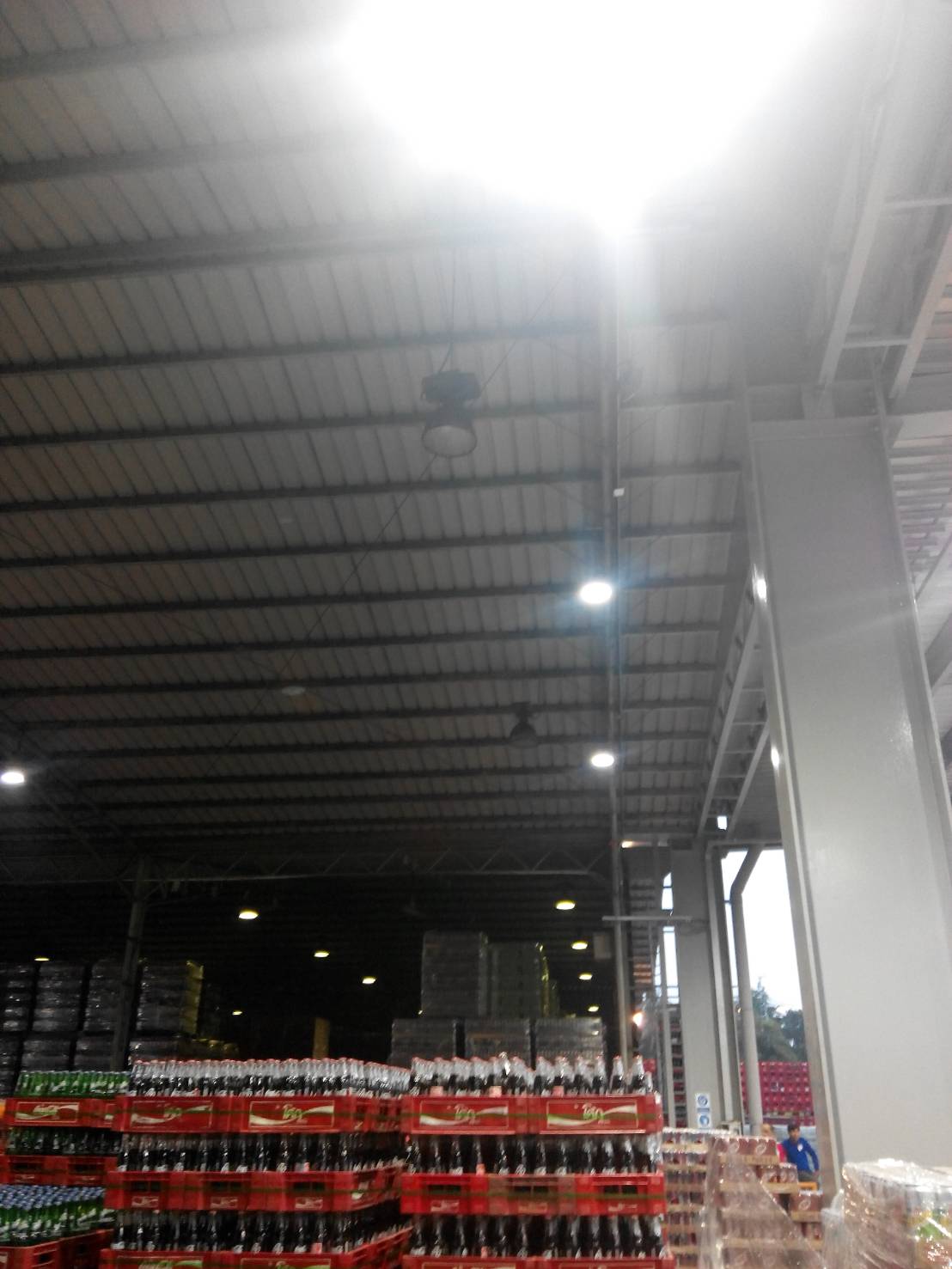 ผลงานการติดตั้งโคมไฮเบย์ LED (LED HIGH BAY) @บริษัทผลิตเครื่องดื่มน้ำอัดลม