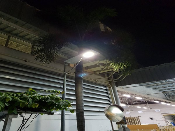 ผลงานการติดตั้งโคมไฟถนน LED ระบบโซล่าเซลล์ (SOLAR LED STREET LIGHT) @บริษัทผลิตส่วนประกอบของรถยนต์