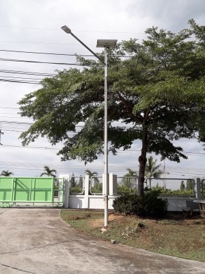 ผลงานการติดตั้งโคมไฟถนน LED ระบบโซล่าเซลล์ (SOLAR LED STREET LIGHT) @บริษัทผลิตสลักเกลียวหลอมเย็นชนิดพิเศษในอุตสาหกรรมรถยนต์