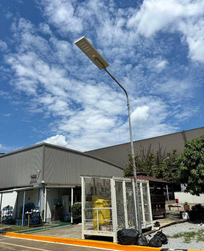 โคมไฟถนนโซล่าเซลล์LED รุ่น SAR Series ติดตั้งในนิคมอุตสาหกรรมปิ่นทอง