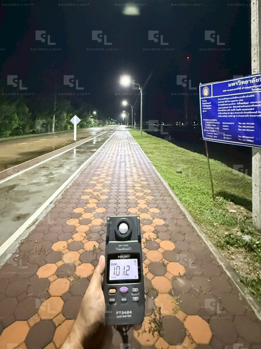 ตรวจวัดแสงโคมไฟถนน LED มหาวิทยาลัยราชภัฏนครสวรรค์