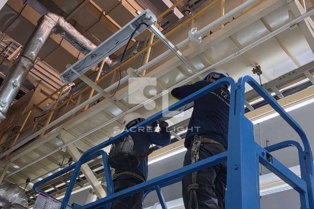 ติดตั้งโคมไฟกันระเบิด BYS Series โรงงานผลิตชิ้นส่วนอิเล็กทรอนิกส์ ชลบุรี