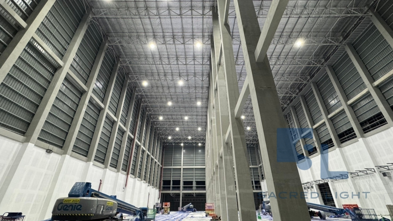 ติดตั้งโคมไฟไฮเบย์ LED รุ่น E12 โรงงานผลิตอาหารสัตว์ สระบุรี